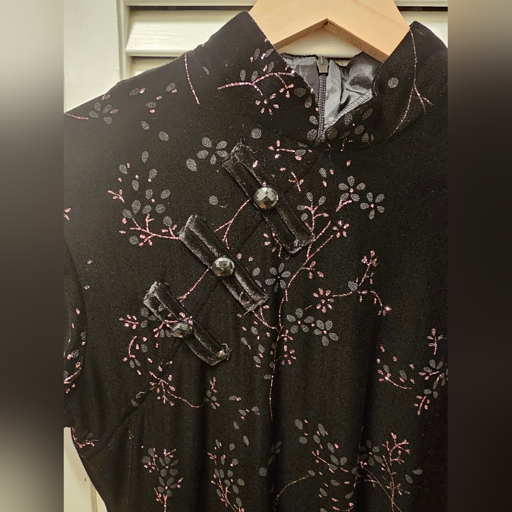 Vintage Floral Velvet Asian Inspired Dress - Picture 2 of 5